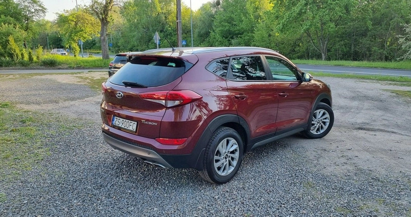 Hyundai Tucson cena 59700 przebieg: 145000, rok produkcji 2015 z Kamień Krajeński małe 211